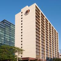 DoubleTree by Hilton Hotel Cleveland Downtown - Lakeside, hotel near Burke Lakefront Airport - BKL, Cleveland