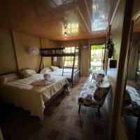 Tortuguero Hill Rooms, khách sạn gần Barra del Colorado Airport - BCL, Tortuguero