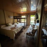 Tortuguero Hill Rooms، فندق بالقرب من Tortuguero Airport - TTQ، تورتوجويرو