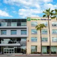 Holiday Inn Express & Suites - Glendale Downtown, хотел в Глендейл