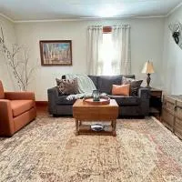 3 beds in Gorham direct trail access, hótel í Gorham