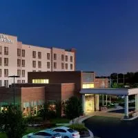 Hilton Garden Inn Lake Forest Mettawa, хотел в Lake Forest