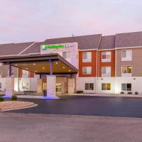 Holiday Inn Express and Suites Chicago West - St Charles, an IHG Hotel, hotel berdekatan Dupage Airport - DPA, Saint Charles