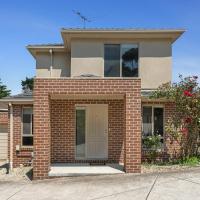 Airport West Stunner by Ready Set Stay, hotel near Essendon Fields Airport - MEB, Melbourne