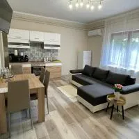 Tulipán Apartman, hotel di Makó