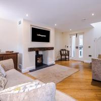 Luxurious 3-bed barn in Beeston by 53 Degrees Property, ideal for Families & Groups, Great Location - Sleeps 6