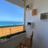 Nice apartment beach front, close to Rabat main sightseeing. Fiber WiFi, hotel in L'Ocean, Rabat