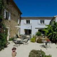 Le Cocon, hotell sihtkohas Saint-Paul-les-Fonts