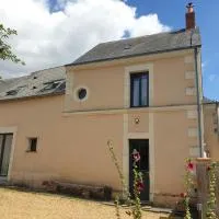 Gîte une histoire de village, Hotel in Genneteil