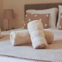 Plakoures Home: Kounoupidhianá şehrinde bir otel