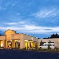 DoubleTree by Hilton Charlotte Airport、シャーロットにあるシャーロット・ダグラス国際空港 - CLTの周辺ホテル