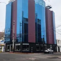 Hotel PLATINIUM، فندق في تاكنا