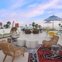 Cardiff By The Sea Lodge، فندق في إنسينيتاس
