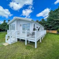 Beautiful Lodge With Decking At Breydon Water Park In Norfolk Ref 10022b