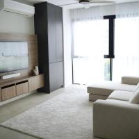Modern & Minimalist 2-Bedroom Apartment in PJ, hotell i Tropicana i Petaling Jaya