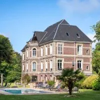 Le Petit Château de Conteville، فندق في Paluel