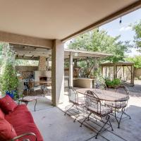 Tolleson Hideaway with Backyard and Outdoor Kitchen!, hotel in Estrella, Avondale