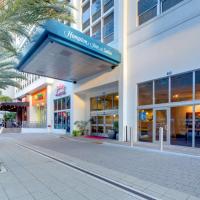 Hampton Inn & Suites by Hilton Miami Downtown/Brickell, хотел в Маями