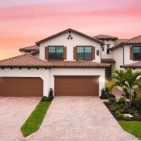 STUNNING New Construction Condo close to everything! - Condo Coastal Soul - Roelens Vacations、Fort Myers Villasにあるサウスウエスト・フロリダ国際空港 - RSWの周辺ホテル