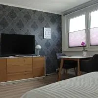 Privatzimmer mit eigenem Bad und Küche、ブルクヴェーデルのホテル