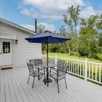 Pennington Home with Deck about 9 Mi to Princeton!, hotel near Trenton-Mercer Airport - TTN, Pennington