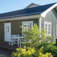 Lilla gröna huset på gården, hotel v destinácii Härnösand