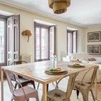 Remarkable 3-Bed Apartment in Madrid