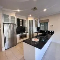 Executive Villa Close To CBD with Spa, hôtel à Prospect