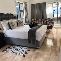 Skyfly Bed & Breakfast: Manzini, Matsapha International - MTS yakınında bir otel