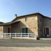 Chambres d'hôtes du Maspourquet, hotel u gradu 'Saint-Santin-Aveyron'
