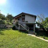 Sibora Guest House Liqeni Ulez, hotel en Kokërdhok