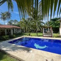 Casa De Playa El Encanto, khách sạn ở El Porvenir