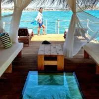 Boheme B6 Sunrise Beach، فندق في Gastria