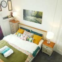 Enjoy Modern Living and Free WiFi in Kingston Newport 2 Bedroom Apartment