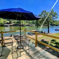 #04-Adorable Large 1 Bedroom Lakeside Cottage- Pet Friendly, hotel near Hot Springs Memorial Field Airport - HOT, Hot Springs
