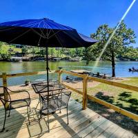 #04-Adorable Large 1 Bedroom Lakeside Cottage- Pet Friendly, hotel berdekatan Hot Springs Memorial Field Airport - HOT, Hot Springs