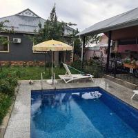 Elnr Small swing pool villa, מלון ליד Qabala International Airport - GBB, Daşca