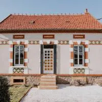 Maison avec jacuzzi, hotel Montarmin városában