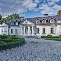 Hotel&SPA Dwór Droblin, hôtel à Leśna Podlaska
