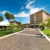 Centro Vacanze Opera Nascimbeni, хотел в Кавалино-Трепорти