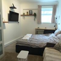 Studio Apartment in Kew, hotel in Mortlake, Kew