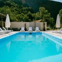 Gipsy Village Park Hotel, hotell sihtkohas Asuretʼi