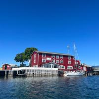 Herøy Brygge – hotel w pobliżu miejsca Lotnisko Sandnessjøen Stokka - SSJ 