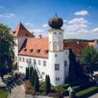 Schlosshotel Neufahrn、Neufahrn in Niederbayernのホテル