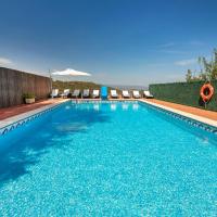 21 Sleeps Private Pool Villa & BBQ Near Barcelona