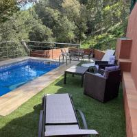 Villa for 2 families, hotel en Blanes