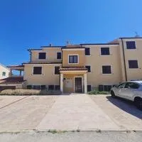 Omega Apartments, hotel v destinaci Premantura