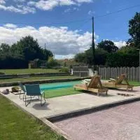 Erquy में, होटल La villa Mama 65 m2, avec piscine partagée de Juin à Septembre