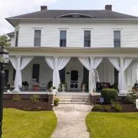 Cozy Turret Room at Nottingham Place in Wise with Plush Queen Bed, Private Detached Full Bath, hotel in Wise