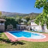Villa Fuji Sierra de la Pandera Jaén โรงแรมในเฮน